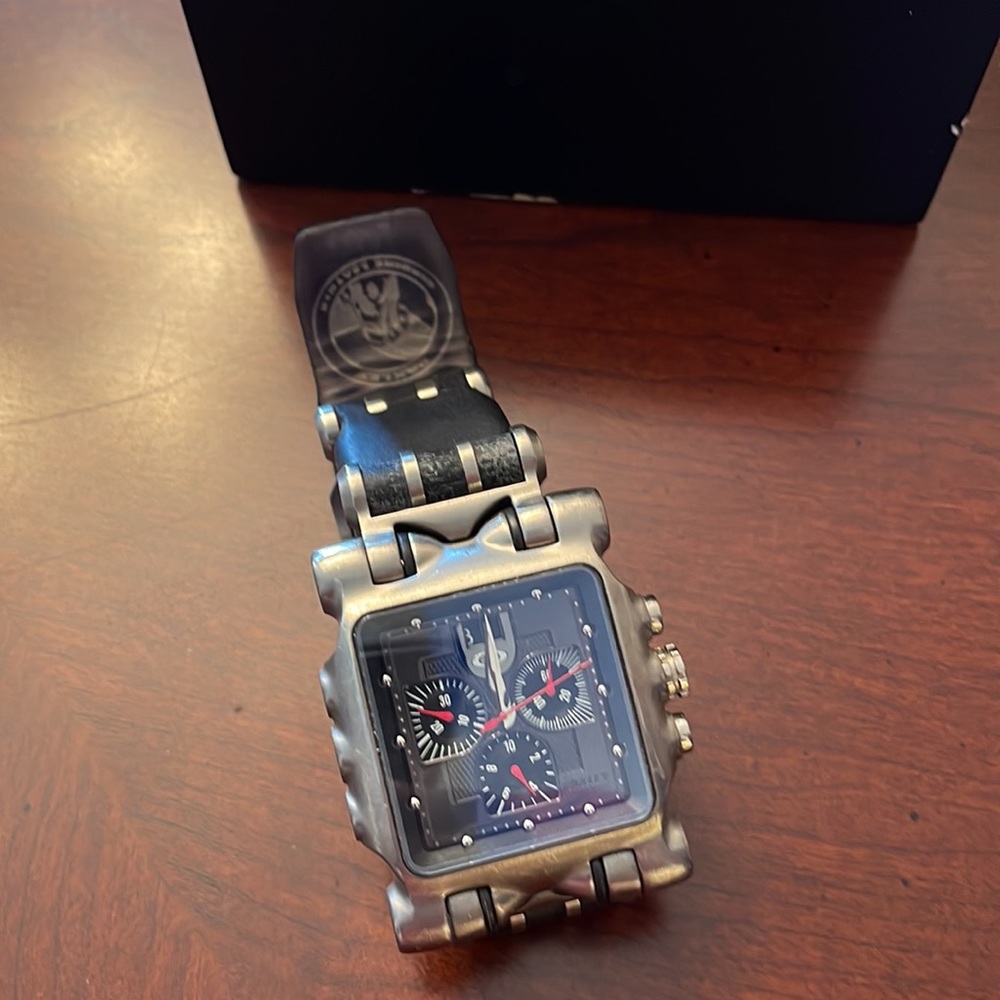 OAKLEY MINUTE MACHINE TITANIUM WATCH - Black Dial Leather Band Sapphire Crystal.